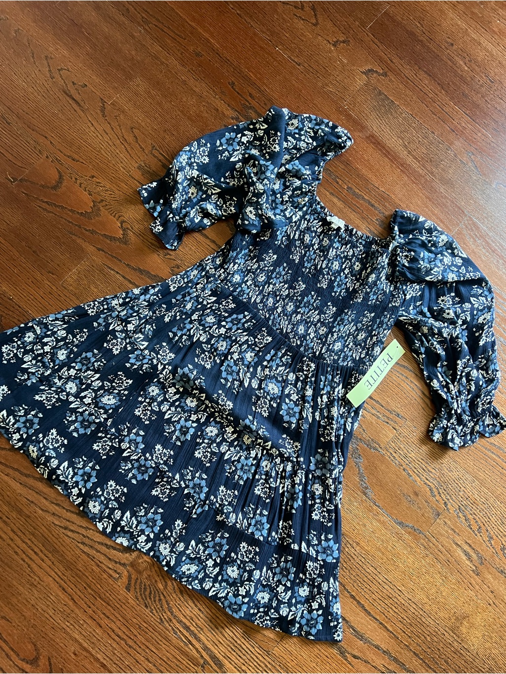 Nwt Women’s Navy Floral Long-Sleeve Square-Neck Dress